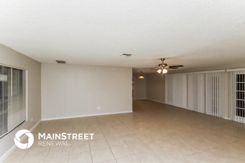 Building Photo - 2025 55th Ave