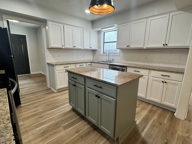 Building Photo - 4210 Waterwood Dr