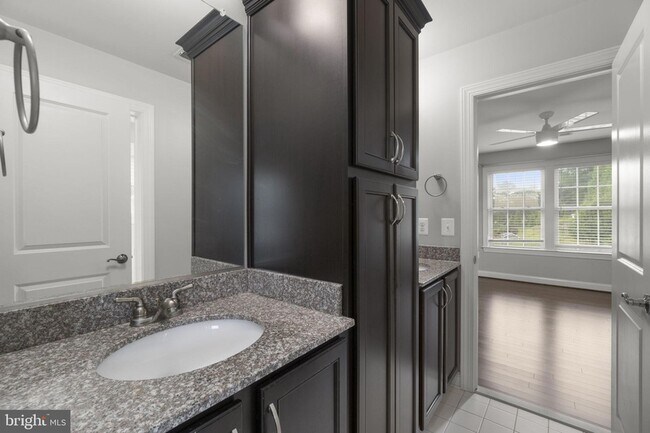 Building Photo - 945 Kayley Dr