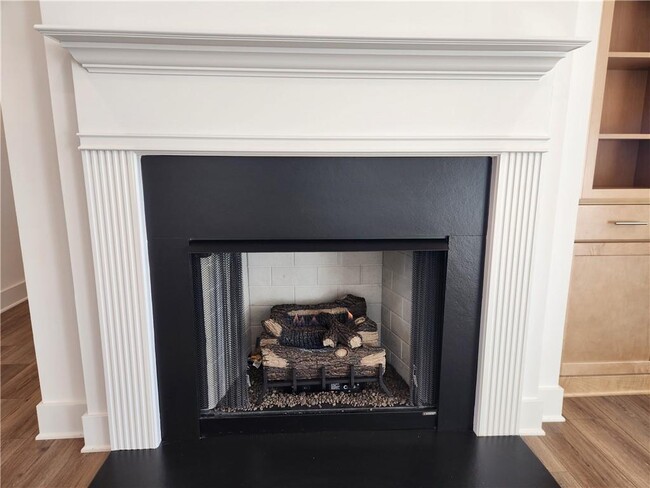 Building Photo - 404 Brodie Dr