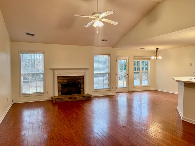 Building Photo - Split Bedroom Ranch Home in Villa Rica