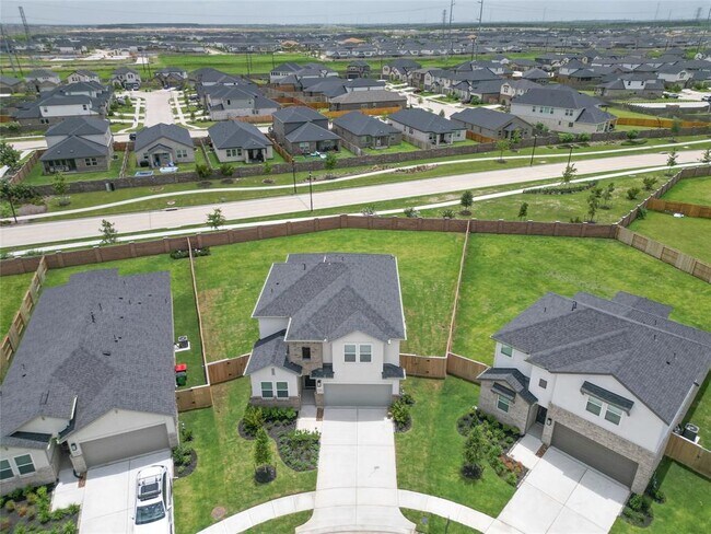 Building Photo - 21627 Royal Jett Dr