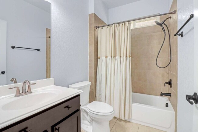 Building Photo - "Spacious 4-Bedroom Oasis with 3 Full Baths, Study, Game Room & NO HOA in San Antonio – 2,521 Sq ...