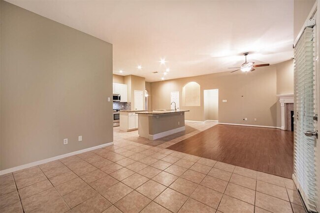 Building Photo - 7726 Trophy Pl Dr