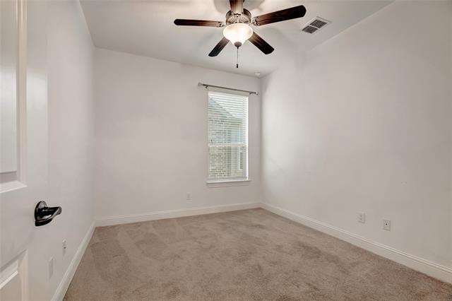 Building Photo - 2850 Sherwood Dr