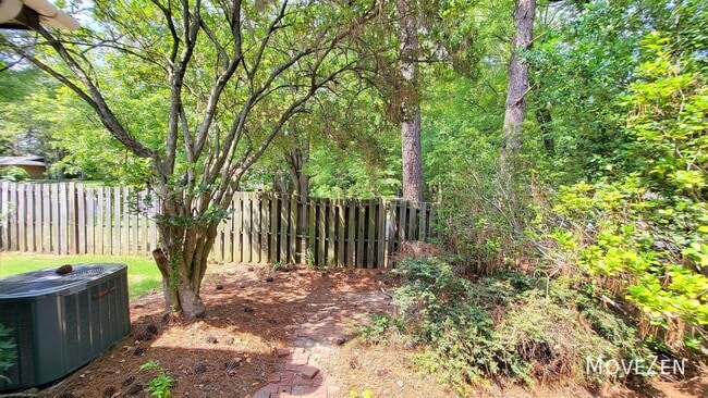 Building Photo - 5813 Nottoway Ct