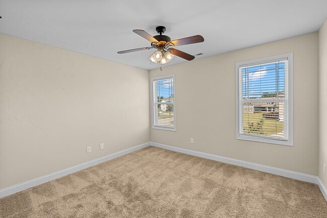 Building Photo - **Spacious 3bd/3ba in Raleigh**