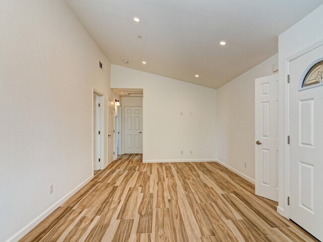 Building Photo - 6372-6378 Inman St