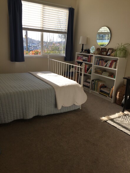 Bedroom with view of bay - 127 Shoreline Ct