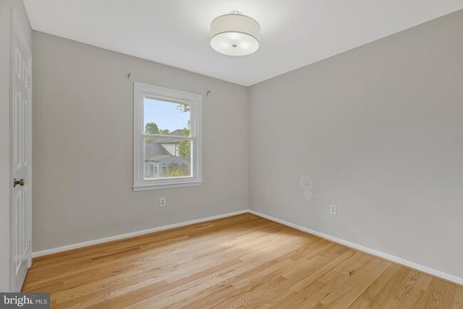 Building Photo - 2689 Glencroft Rd