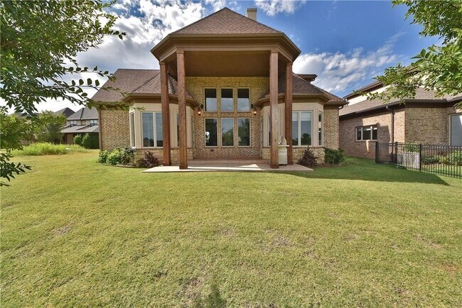 Building Photo - 16828 Little Leaf Ln
