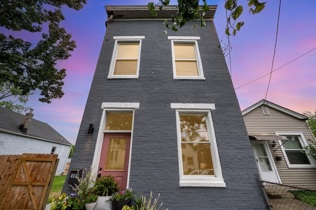Building Photo - 519 E 17th St