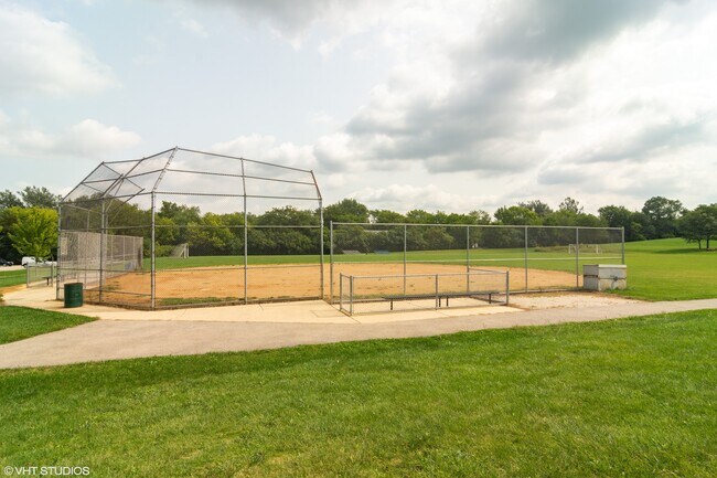 Building Photo - 579 Morningside Dr