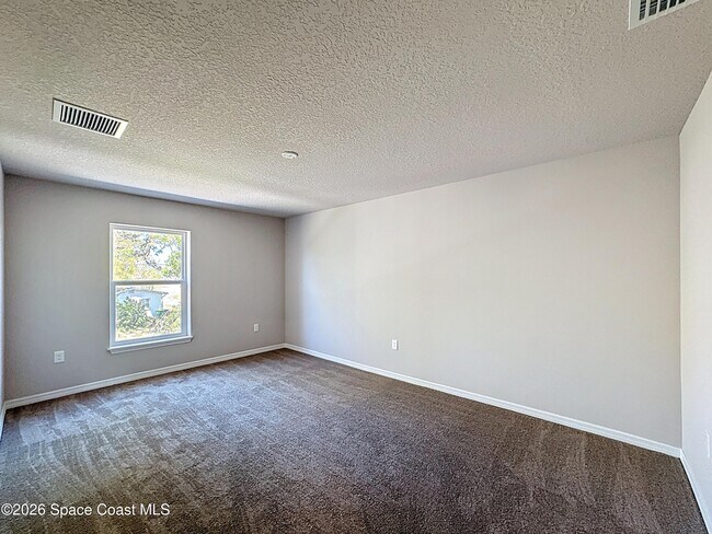 Building Photo - 520 L M Davey Ln