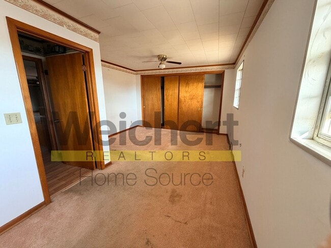 Building Photo - 4 bedroom, 3 bath country home