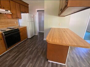 Building Photo - 3 bedroom with 2 bath brick home located in the heart of Hartsville