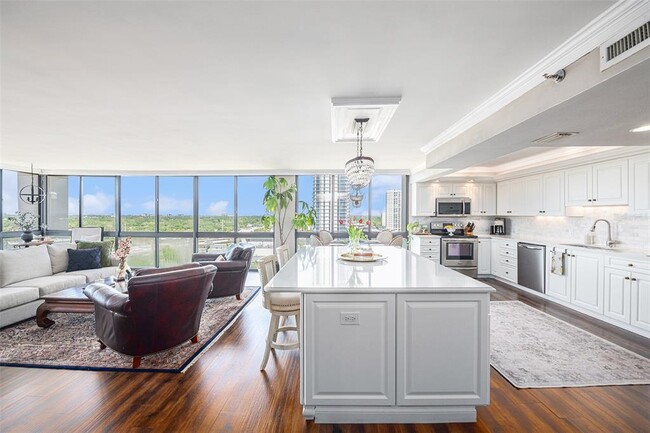 Building Photo - 3301 Bayshore Blvd