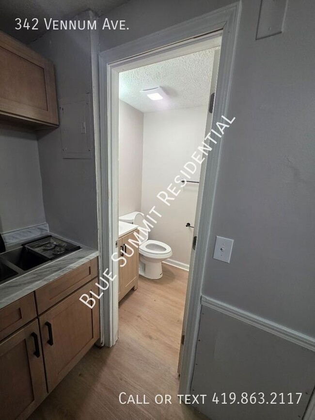 Building Photo - 342 Vennum Ave