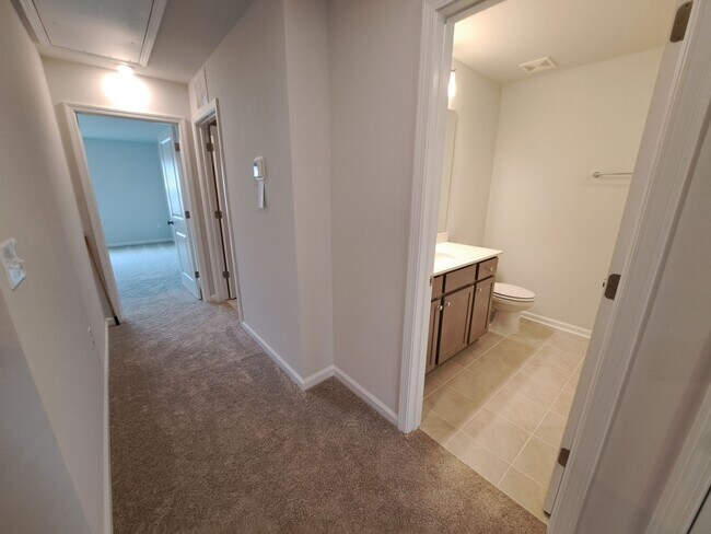 Building Photo - Charming 3 beds 2.5 baths in Fuquay Varina!