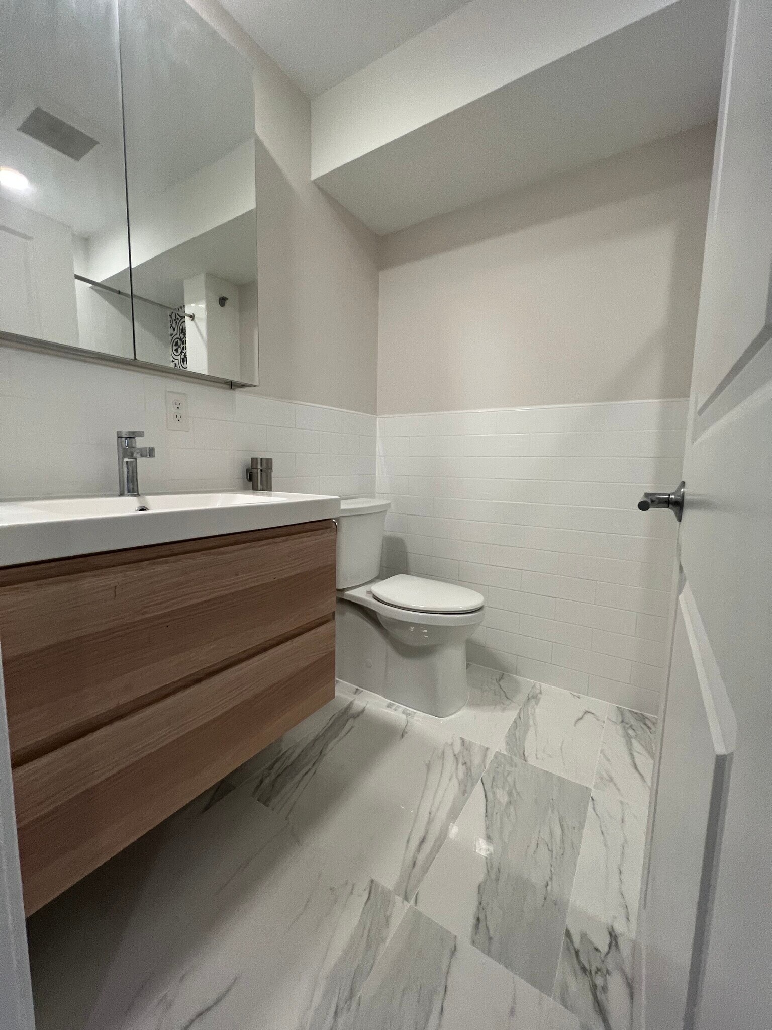 Building Photo - 35 Woodside Pl
