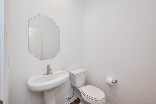 Building Photo - 12518 Pelican Bay Dr