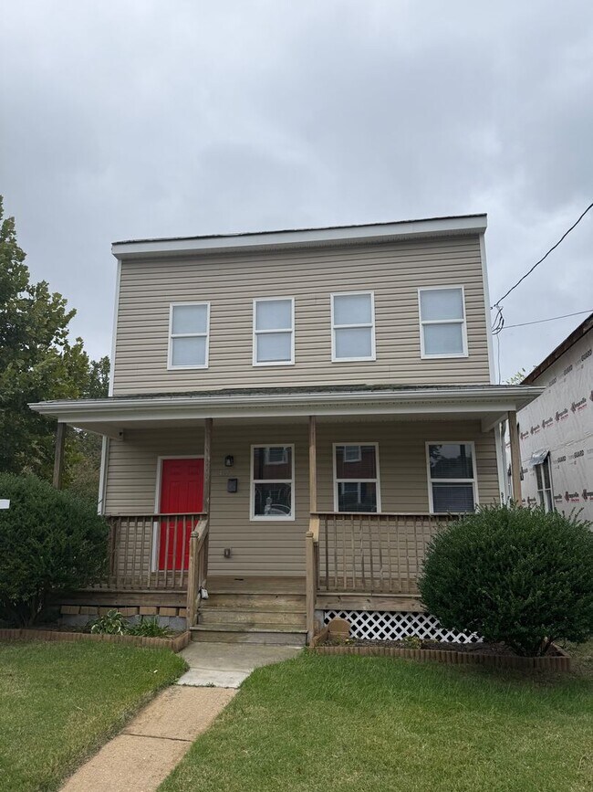 Building Photo - 3 Bedroom 1.5 bath home