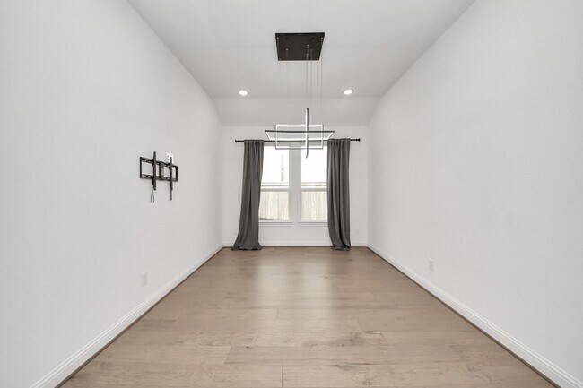 Building Photo - 1719 Delta Oaks Dr