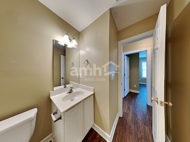 Building Photo - 101 Tyler Gate Ln