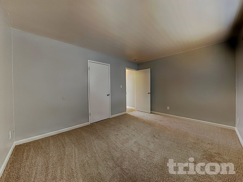 Building Photo - 1613 James St