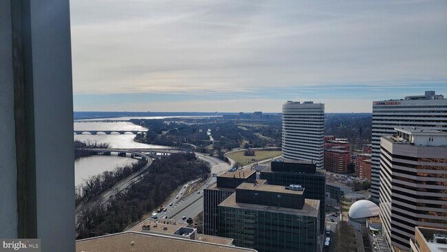 Building Photo - 1111 19th St N