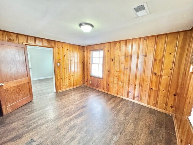 Building Photo - 2736 Dunn Ave