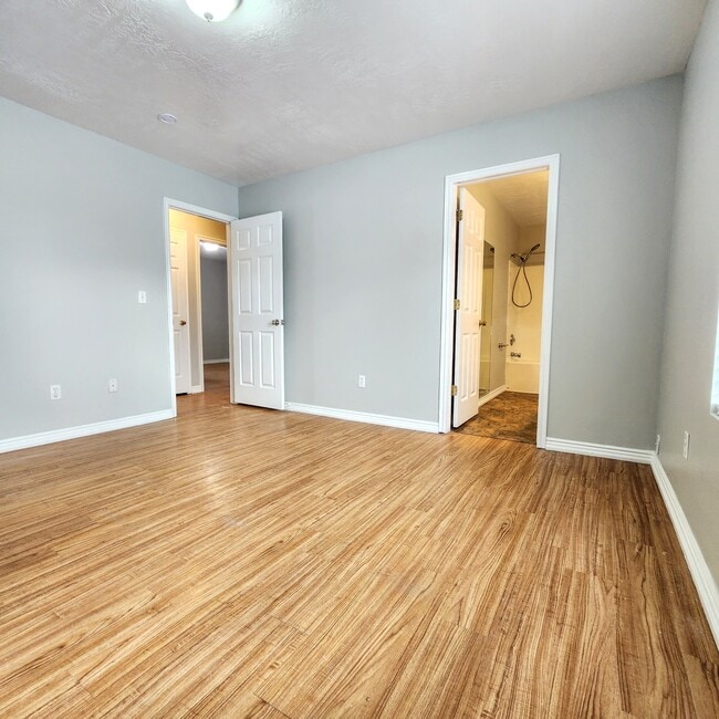Building Photo - 7482 S 100 W