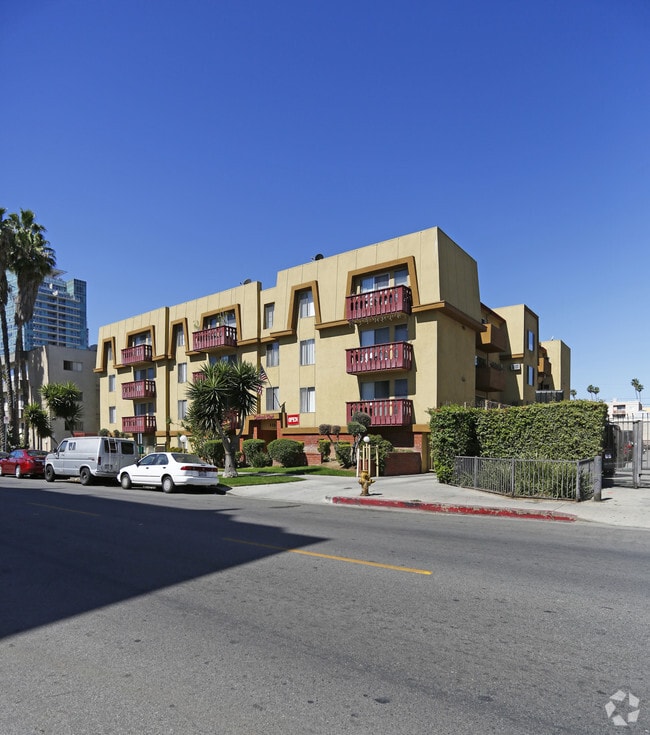 Building Photo - Oxford West Apartments