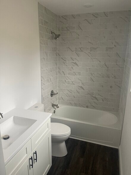 Building Photo - 167 S Earls Ave