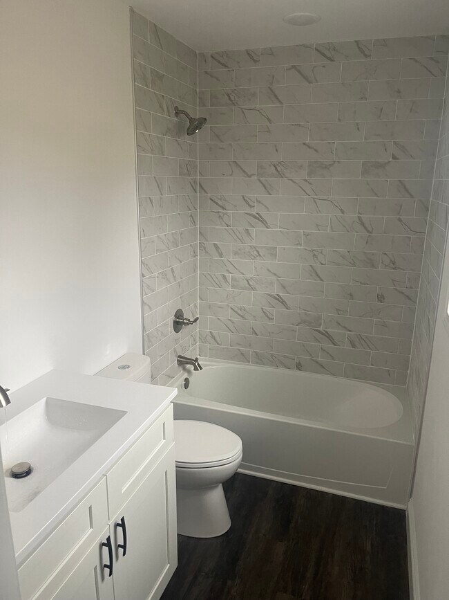 Building Photo - 167 S Earls Ave