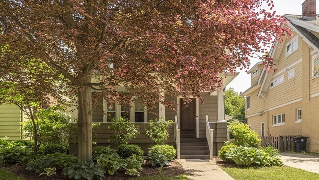 Building Photo - 1111 Olivia Ave