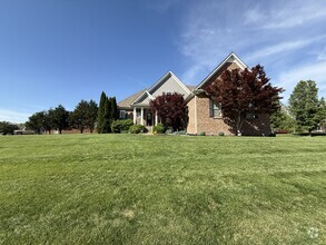 Building Photo - 260 Cullom Way