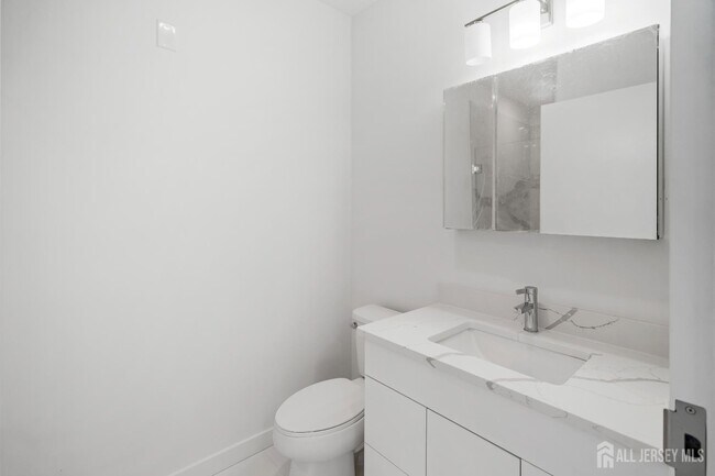 Building Photo - 50 Easton Ave