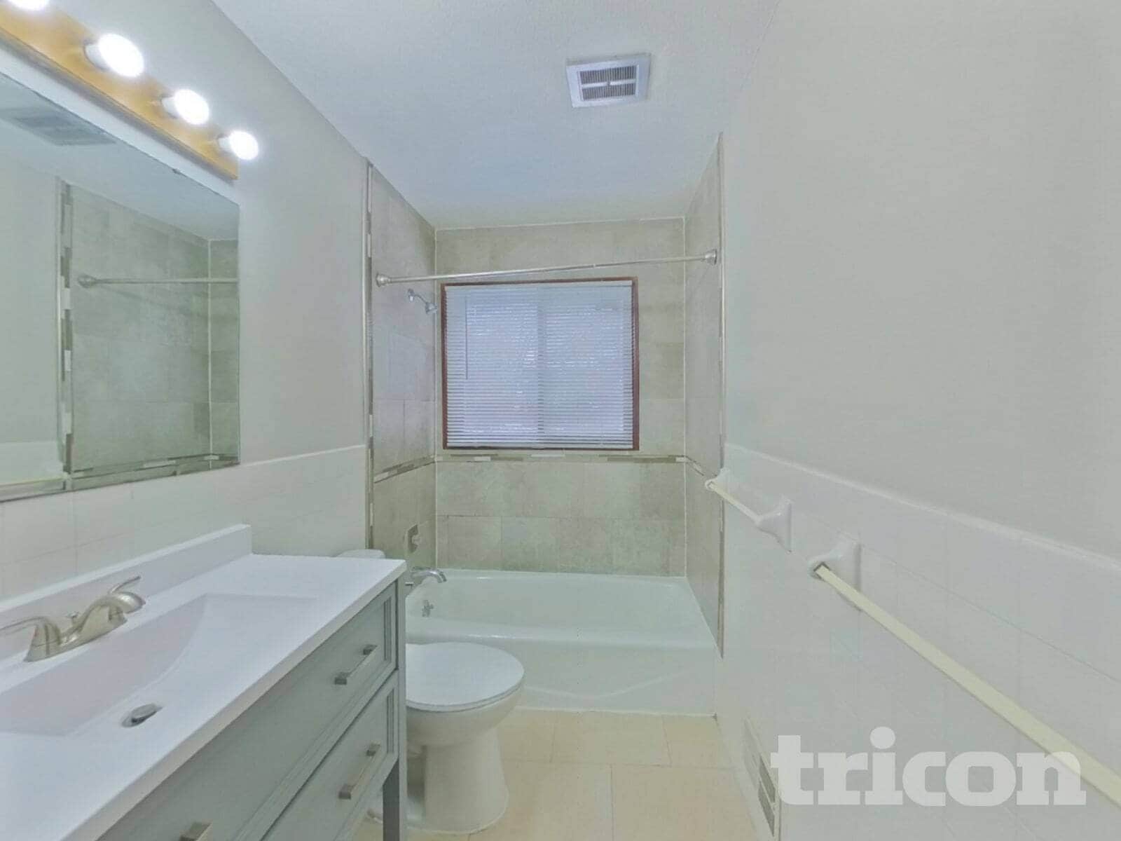 Building Photo - 1000 Concordia Ave