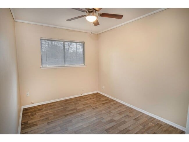 Building Photo - Convenient 4-Bedroom Stay Near Downtown & Attractions!