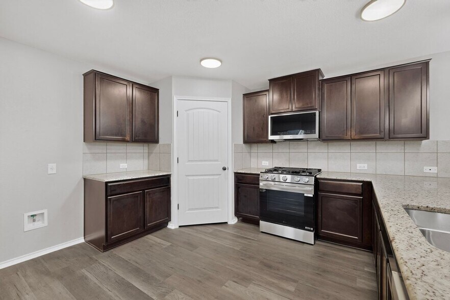 Building Photo - 735 Pelican Pt