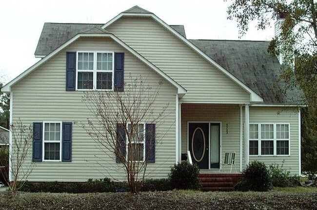 Primary Photo - Students Welcome! 4BR home, Open layout, l...