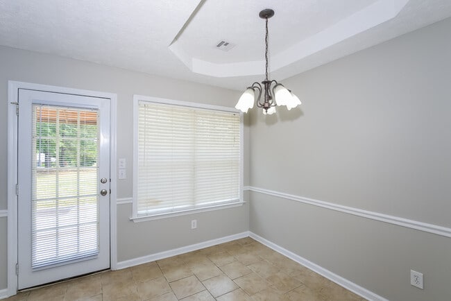 Building Photo - Cozy Home in Thomson,	GA