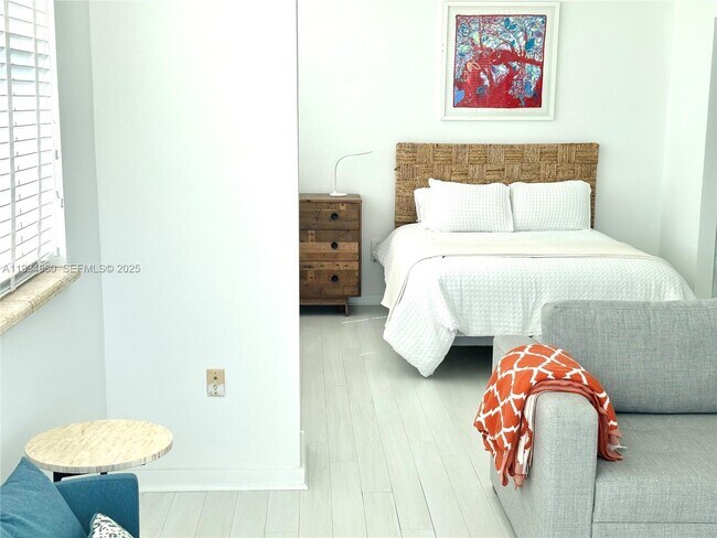 Building Photo - 301 Ocean Dr