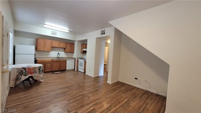 Building Photo - 2151 Hussium Hills St