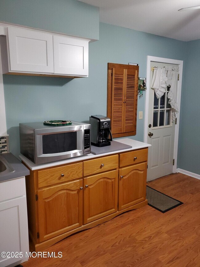 Building Photo - 411 Woodland Ave