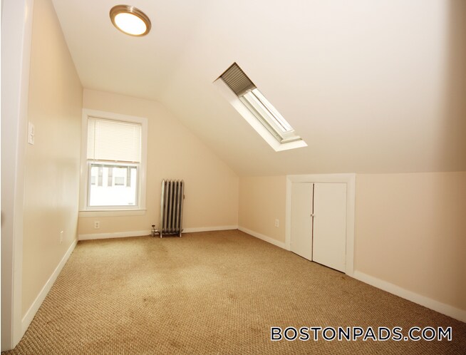 Building Photo - 93 Cushing St