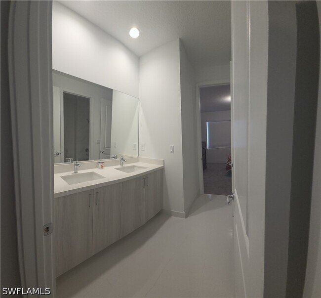 Building Photo - 5243 Nevola Ave