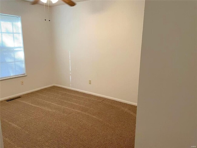 Building Photo - 601 White Oak Dr