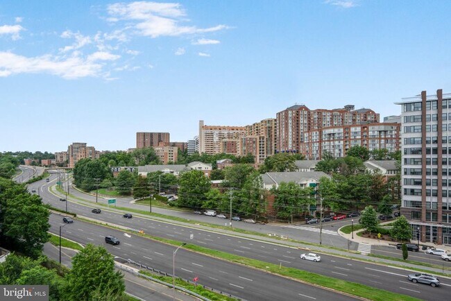 Building Photo - 1730 Arlington Blvd
